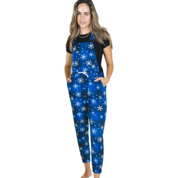 Women Overall Pajamas L Warm Soft Knit Après Ski Snowflake Blue White NWT